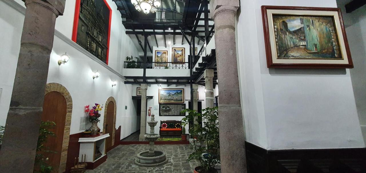Hostal Flores Quito Exterior photo