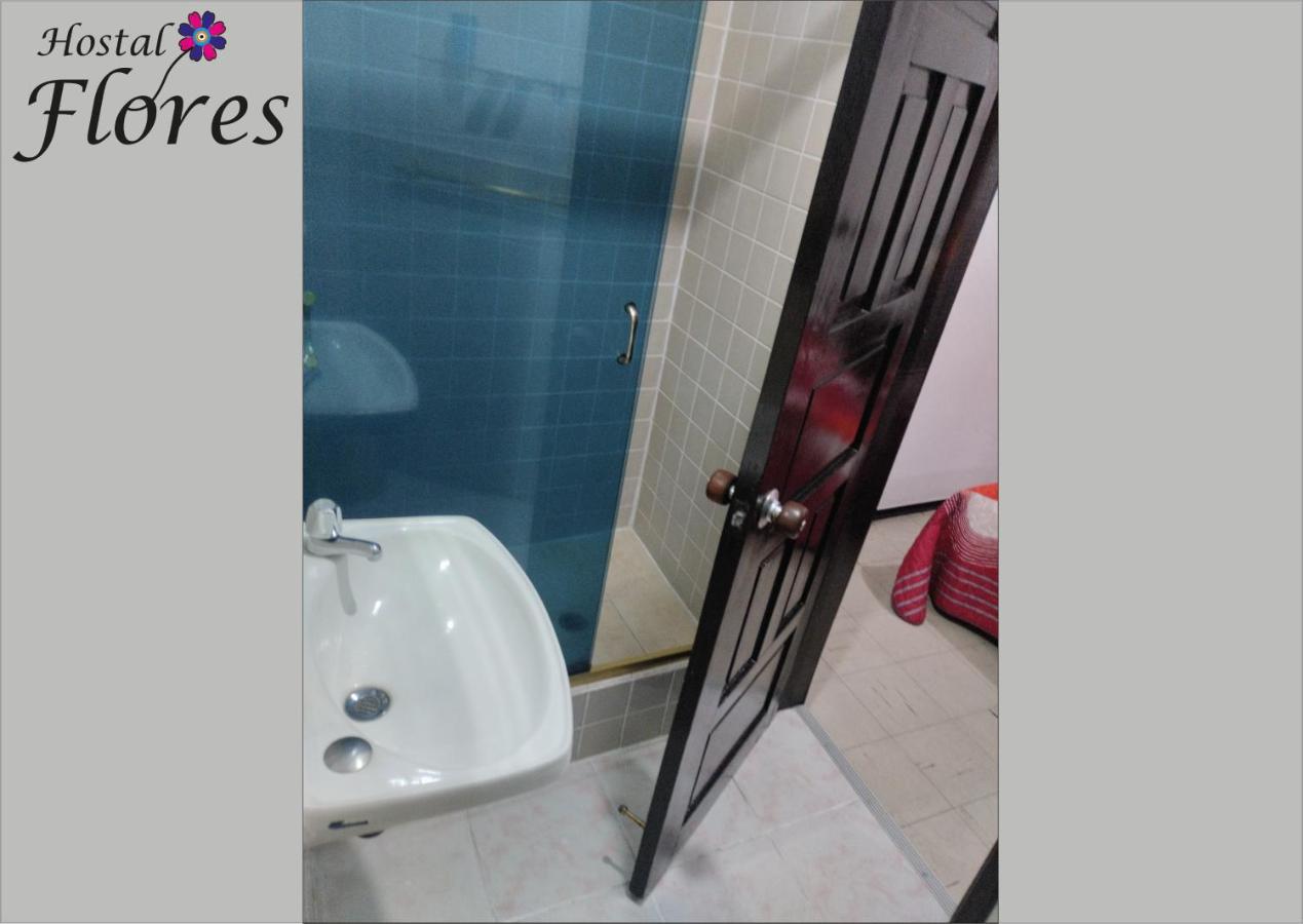 Hostal Flores Quito Exterior photo