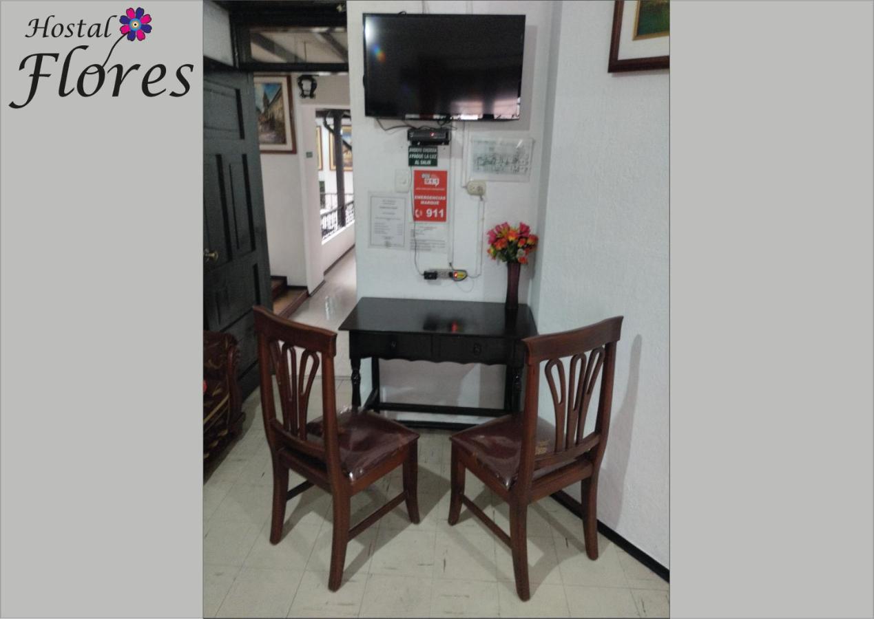 Hostal Flores Quito Exterior photo