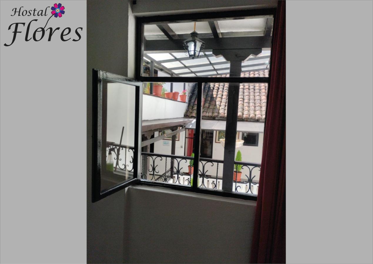 Hostal Flores Quito Exterior photo