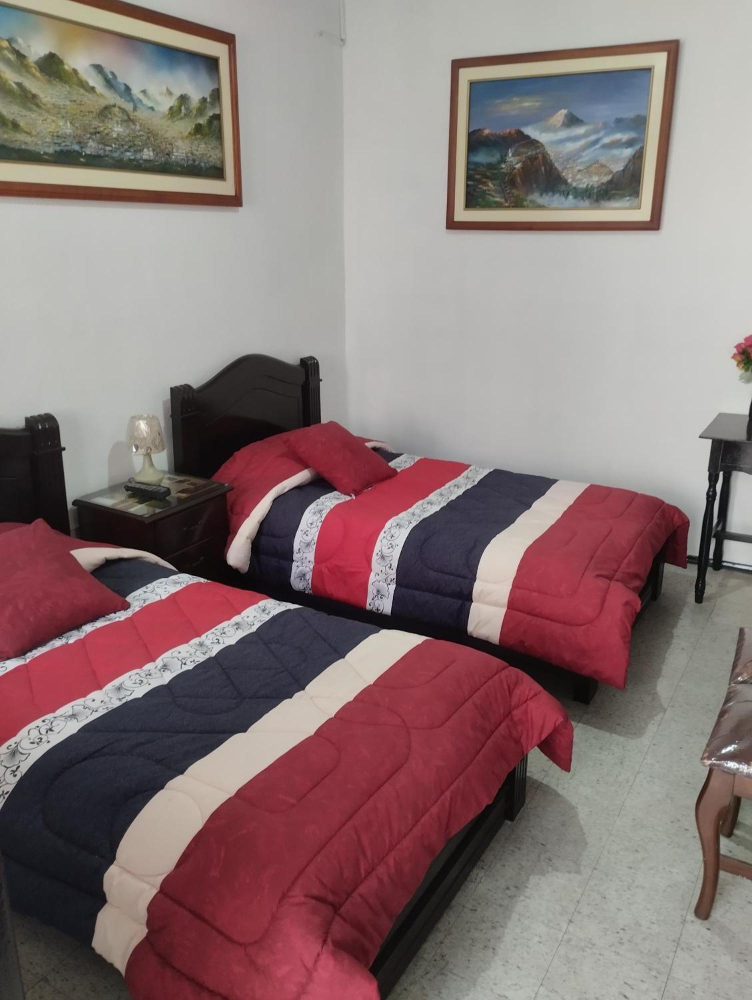 Hostal Flores Quito Exterior photo