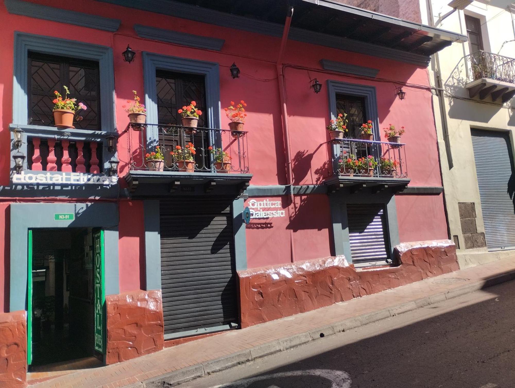 Hostal Flores Quito Exterior photo