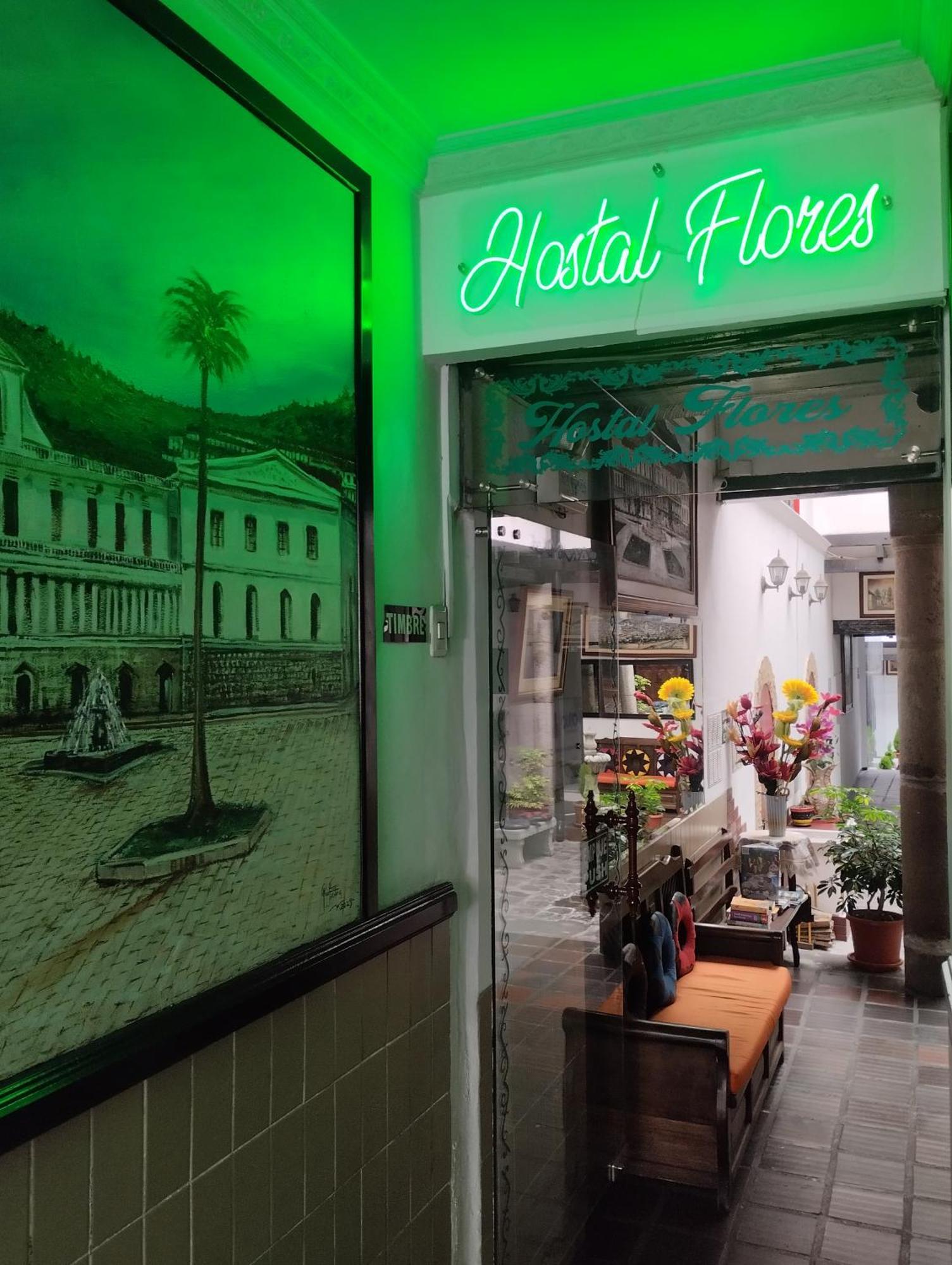 Hostal Flores Quito Exterior photo